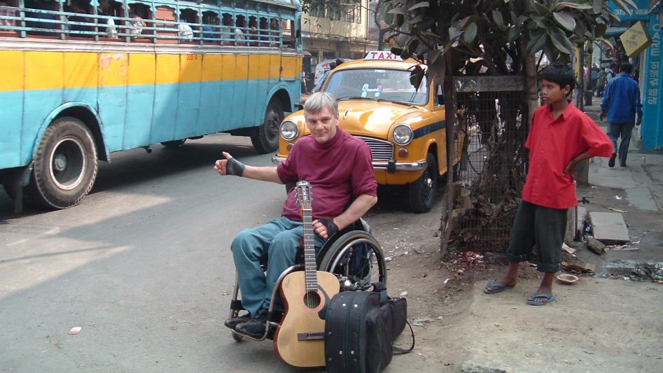 Tom Doughty hitching in India